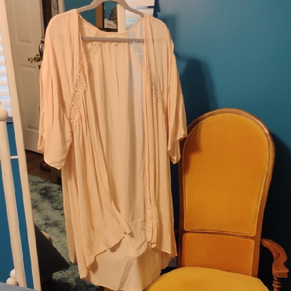 H.I.P. Blush/Pink Kimono with Lace Detail